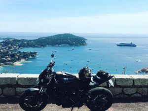 YAMAHA MT-07 FULL BLACK ÉDITION AVEC LIGNE TERMIGNONI & ACCESSOIRES RIZOMA