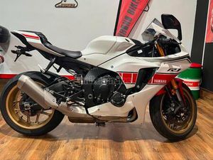 YAMAHA - YZF-R1
