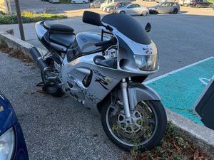 SUZUKI GSXR 600 EN L’ÉTAT