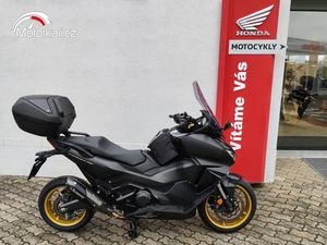 HONDA FORZA 750 SPECIAL EDITION AKRAPOVIČ