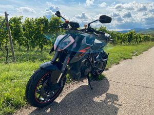 KTM SUPERDUKE 1290 R BLACK V2: 1ÈRE MAIN