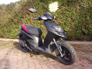 MAGNIFIQUE PIAGGIO TYPHOON 2 TEMPS