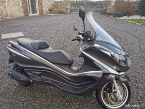 PIAGGIO X10 - 125 CC - 34000KM À RÉPARER