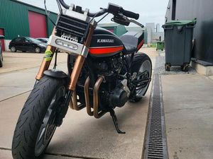 ② UNIQUE KAWASAKI Z1000