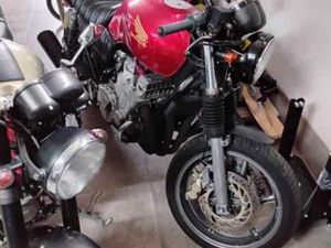 HONDA - CB 750 SEVEN FIFTY