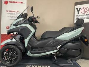 YAMAHA TRICITY 300
