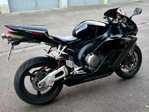HONDA CBR 1000 RR SC 57