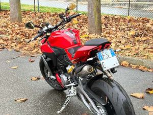 DUCATI STREETFIGHTER V2 S ROSSO