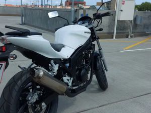 HYOSUNG GT 125 NAKED