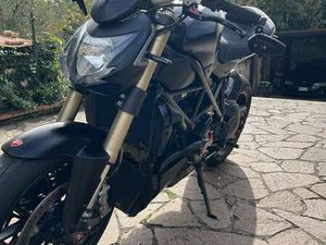 DUCATI STREETFIGHTER 848 NERO