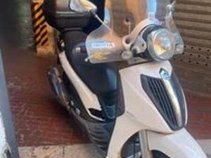 PIAGGIO CARNABY 300