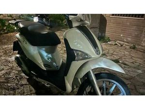 VENDO PIAGGIO LIBERTY 150 4T (2008 - 13) USATA A ROMA (CODICE 9868431) - MOTO.IT