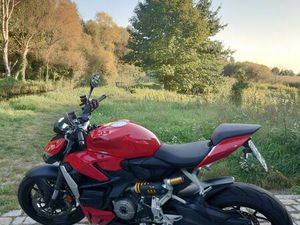 DUCATI STREETFIGHTER V2