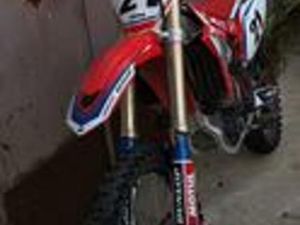 HONDA CRF250 RED MOTO