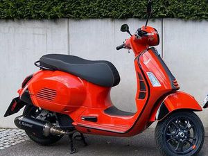 VESPA GTS 125 SUPERSPORT, ORANGE, AKRAPOVIC AUSPUFF, NEUWERTIG