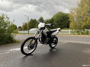 125 R