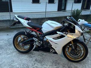 TRIUMPH DAYTONA 675 BIANCO