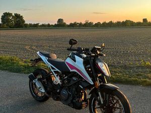 KTM DUKE 390 MIT QUICKSHIFTER