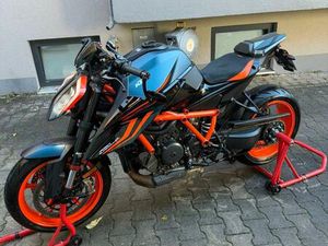 KTM 1290 SUPER DUKE R