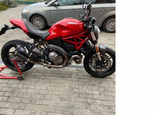 DUCATI MONSTER 821