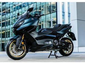 YAMAHA T-MAX TECHMAX 560 AKRAPOVIČ, 2022 GOD.