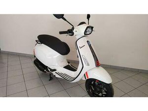 VENDO VESPA SPRINT 150 S (2023 - 25) NUOVA A CAVOUR (CODICE 9430928) - MOTO.IT
