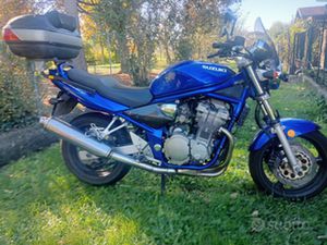MOTO SUZUKI BANDIT 600