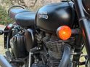 ROYAL ENFILD CLASSI 500