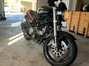 DUCATI MONSTER- DARK 600