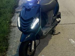 PIAGGIO ZIP 80CC SNOR — SCOOTERS | PIAGGIO — MARKTPLAATS