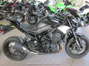 KAWASAKI Z900 ERST 8140KM 48PS MIT WERKSGARANTIE