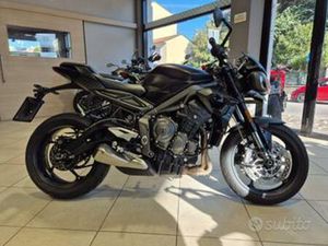 TRIUMPH STREET TRIPLE 765 R