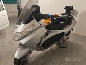 PIAGGIO X8 250
