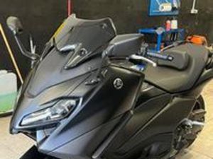 YAMAHA T-MAX 560
