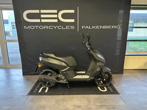 PEUGEOT STREETZONE 12 • 2024