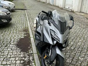 YAMAHA TMAX 560 CC SANTA MARINHA E SÃO PEDRO DA AFURADA