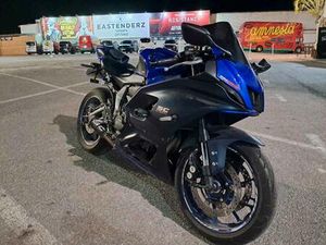 YAMAHA - R7