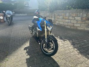 SUZUKI GSR 750 A