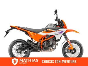 2026 KTM 390 SMC R