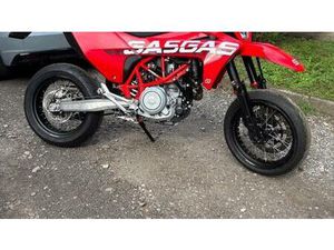 VENDO GASGAS SM 700 (2022 - 25) USATA A BAREGGIO (CODICE 9869231) - MOTO.IT