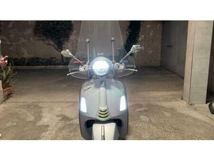 VENDO VESPA GTS 300 SUPER (2023 - 24) USATA A NAPOLI (CODICE 9869376) - MOTO.IT
