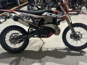 KTM 250 EXC 2022 VARIOS EXTRAS CAMPO E SOBRADO