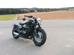 TRIUMPH BOBBER BLACK