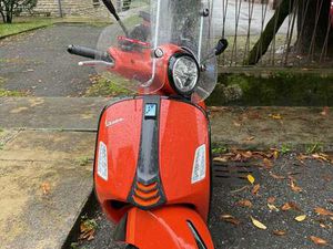 VESPA GTS SUPER SPORT 300 GTS SUPER SPORT