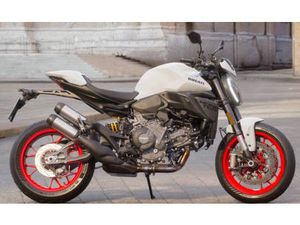 2025 DUCATI MONSTER