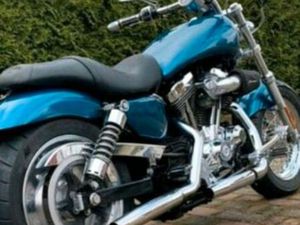 HARLEY-DAVIDSON SPORTSTER 1200 C CUSTOM UMBAU 240 REIFEN LED TOP