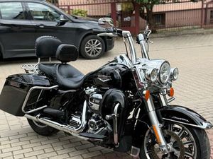 HARLEY-DAVIDSON TOURING ROAD KING