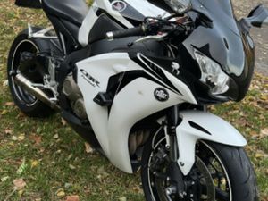 HONDA CBR 1000RR FIREBLADE