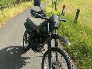 SUZUKI DR 125