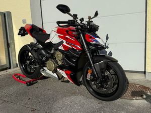 DUCATI STREETFIGHTER V4